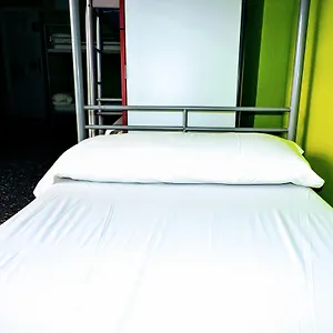  Hostel Onefam Les Corts Spain