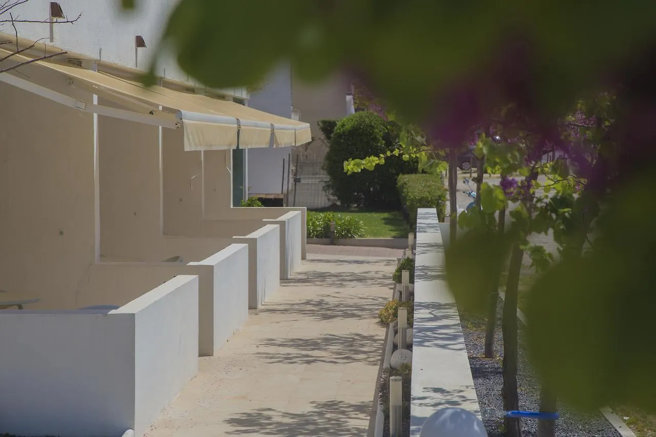 Casa Del Mar Hotel & Apartaments